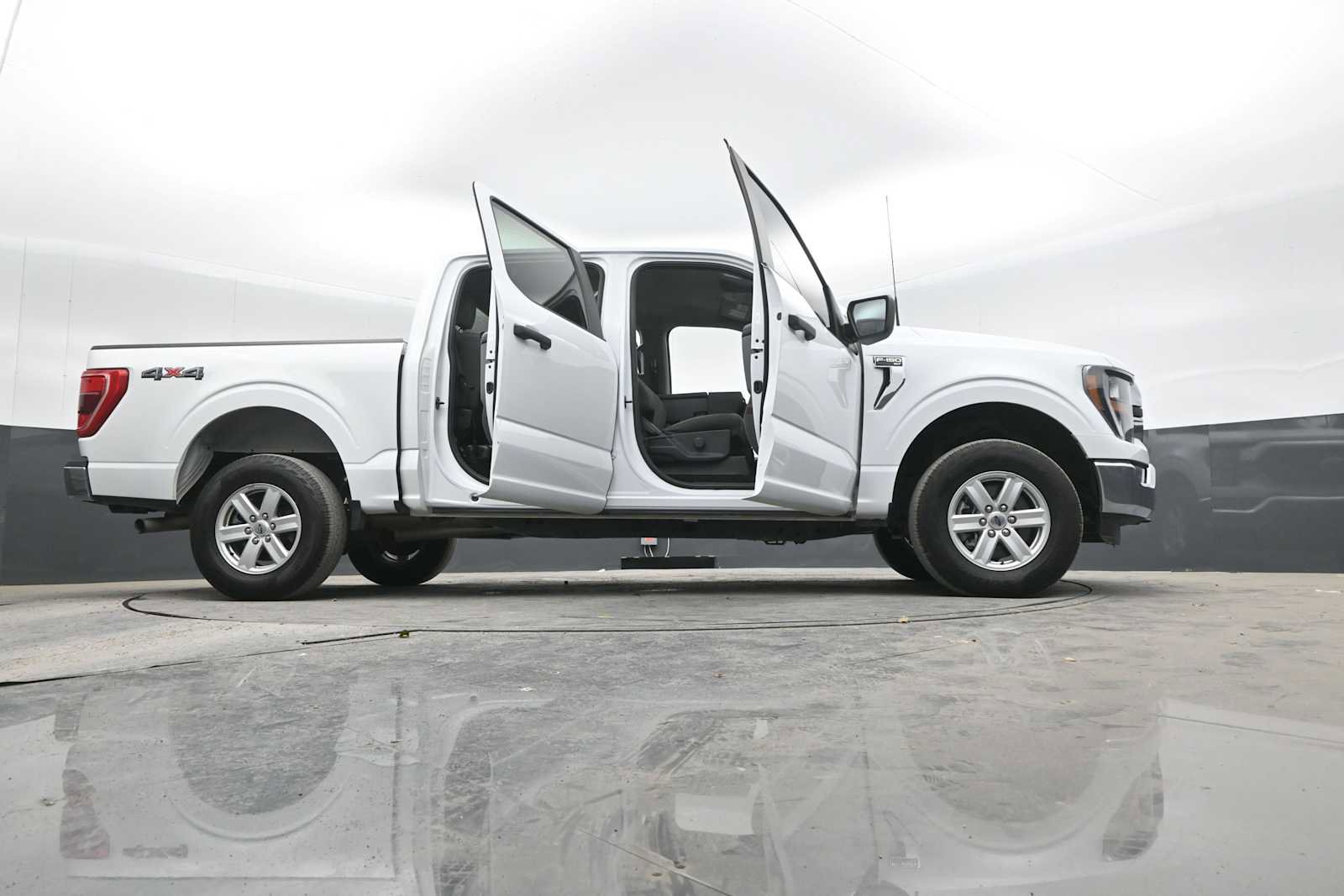 Used 2023 Ford F150 XLT image 44
