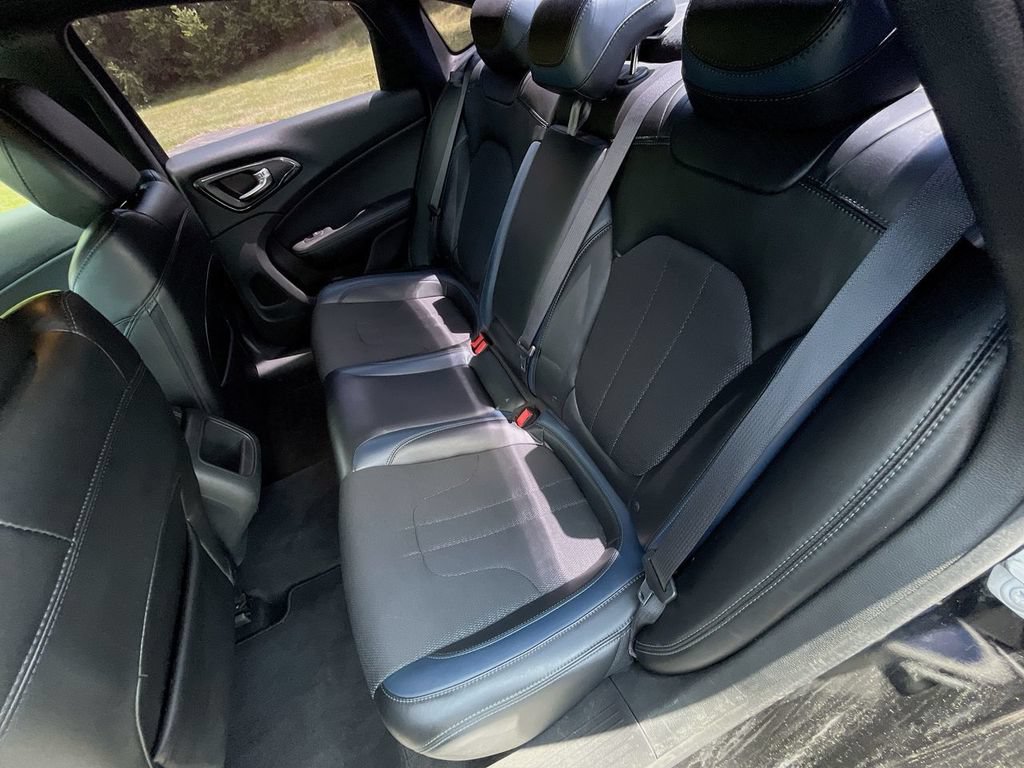 Used 2016 Chrysler 200 S AWD/4WD image 15