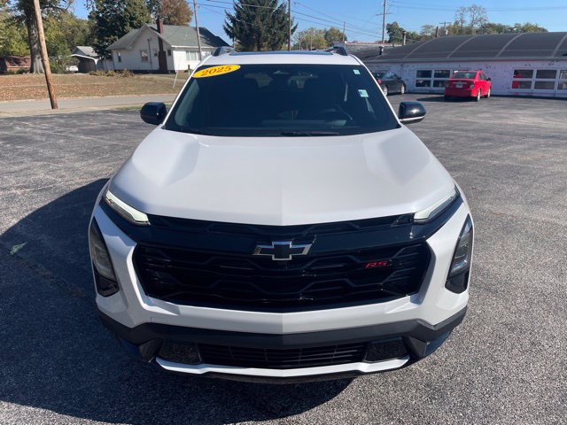 Used 2025 Chevrolet Equinox RS w/ Convenience Package III FWD image 2