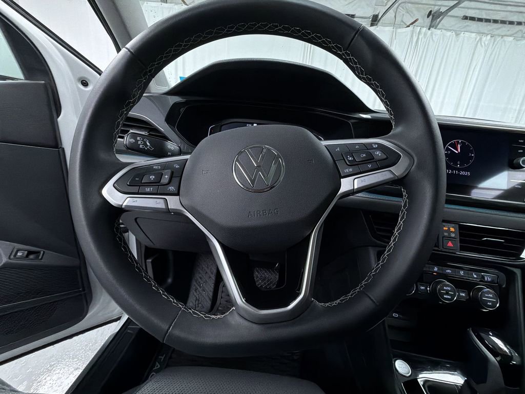 Used 2024 Volkswagen Taos SEL image 13