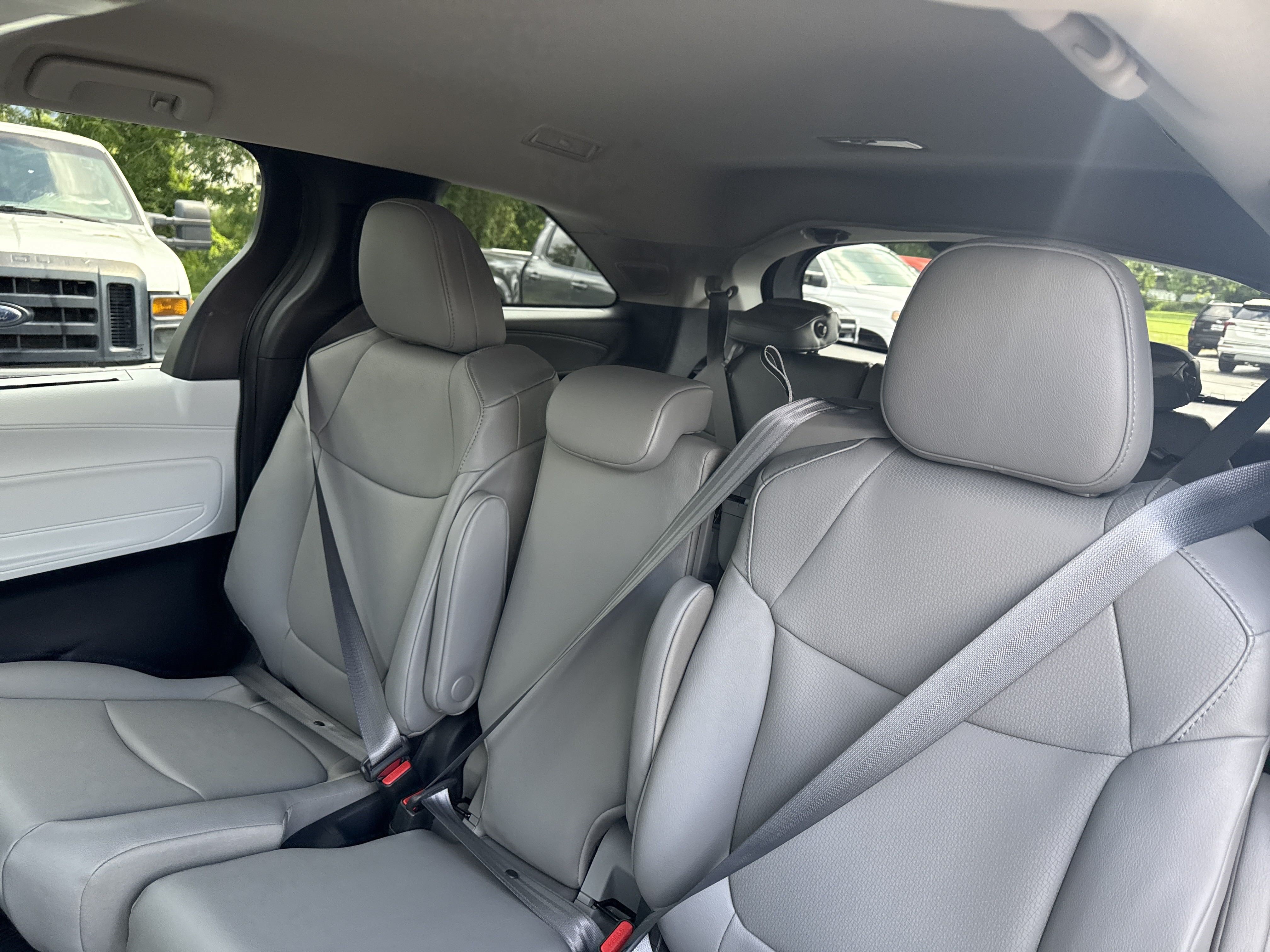 New 2025 Toyota Sienna XLE w/ XLE Plus Package FWD image 25