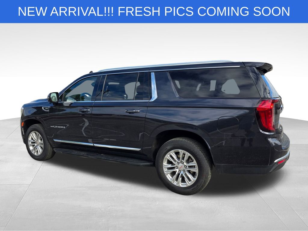 Used 2024 GMC Yukon XL SLT w/ SLT Luxury Package image 4