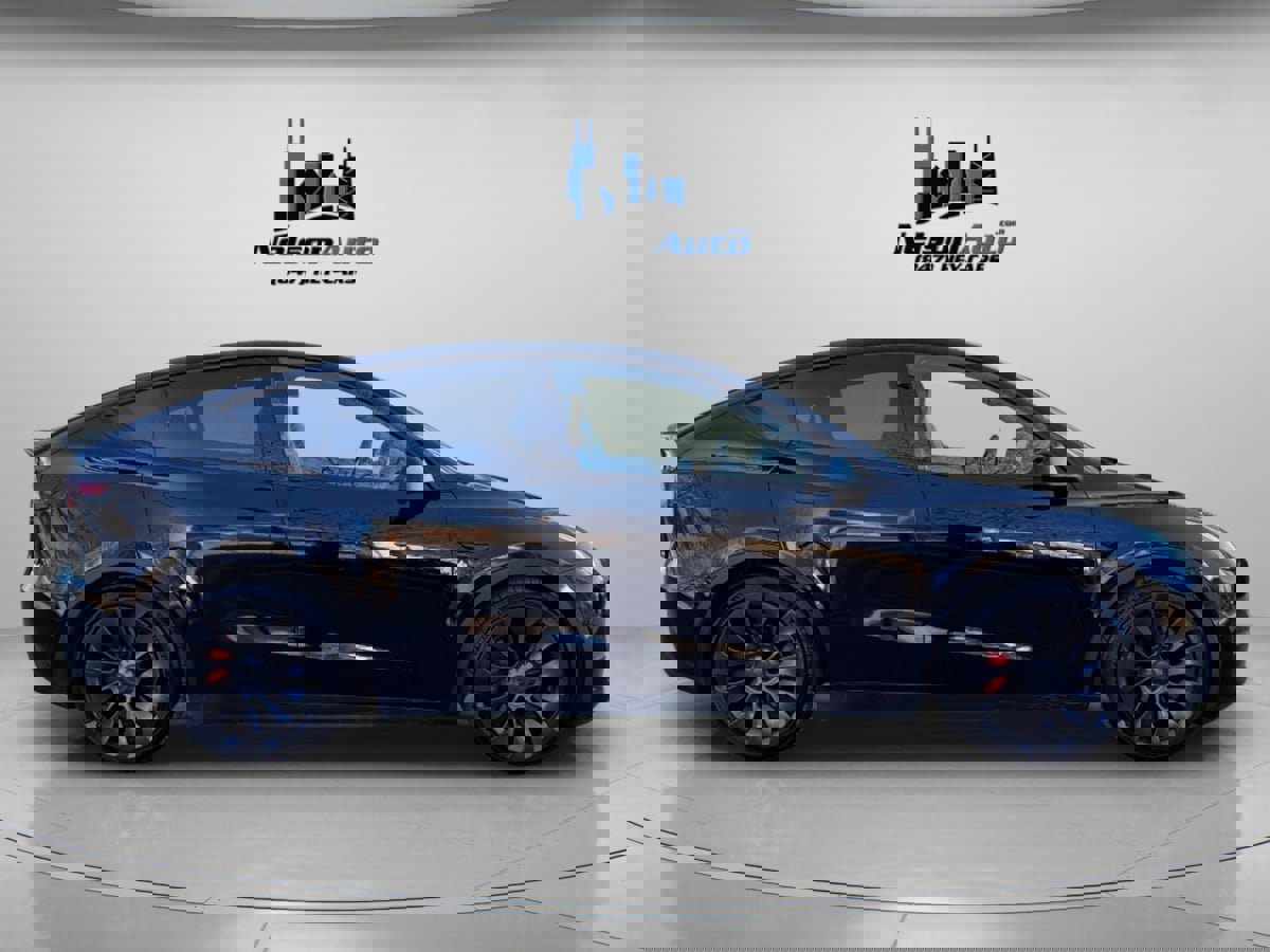 Used 2022 Tesla Model Y Performance image 3