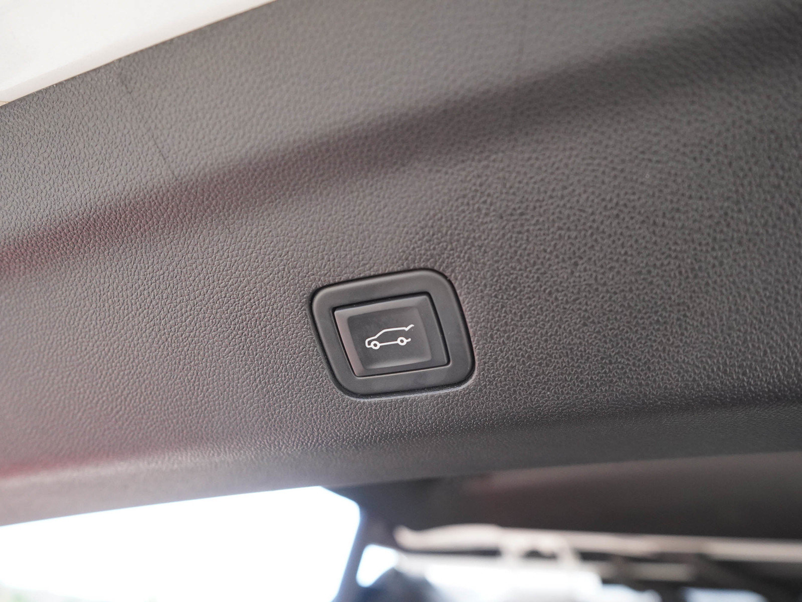 Used 2023 GMC Yukon Denali AWD/4WD image 17