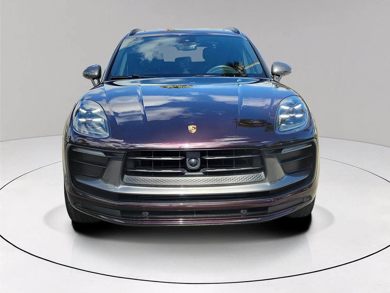Used 2023 Porsche Macan Turbo image 2