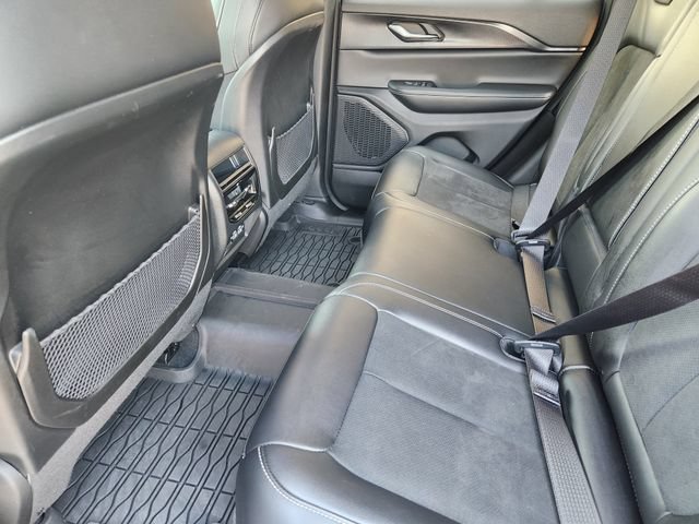 Used 2025 Jeep Grand Cherokee Altitude AWD/4WD image 31