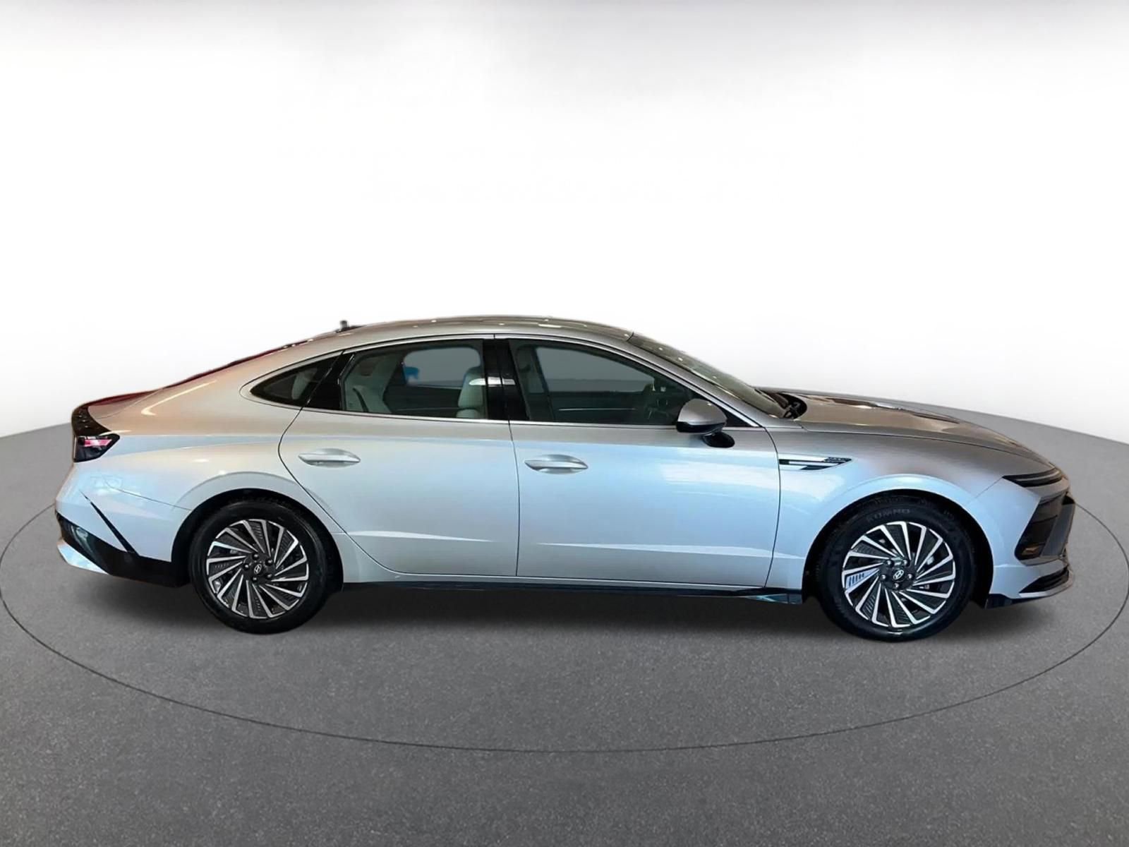 Used 2025 Hyundai Sonata SEL image 16