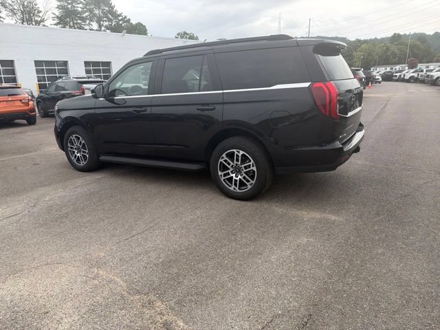 Used 2025 Ford Expedition Active AWD/4WD image 19