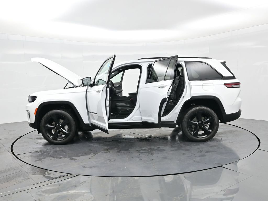 New 2025 Jeep Grand Cherokee Limited w/ Black Appearance Package image 42