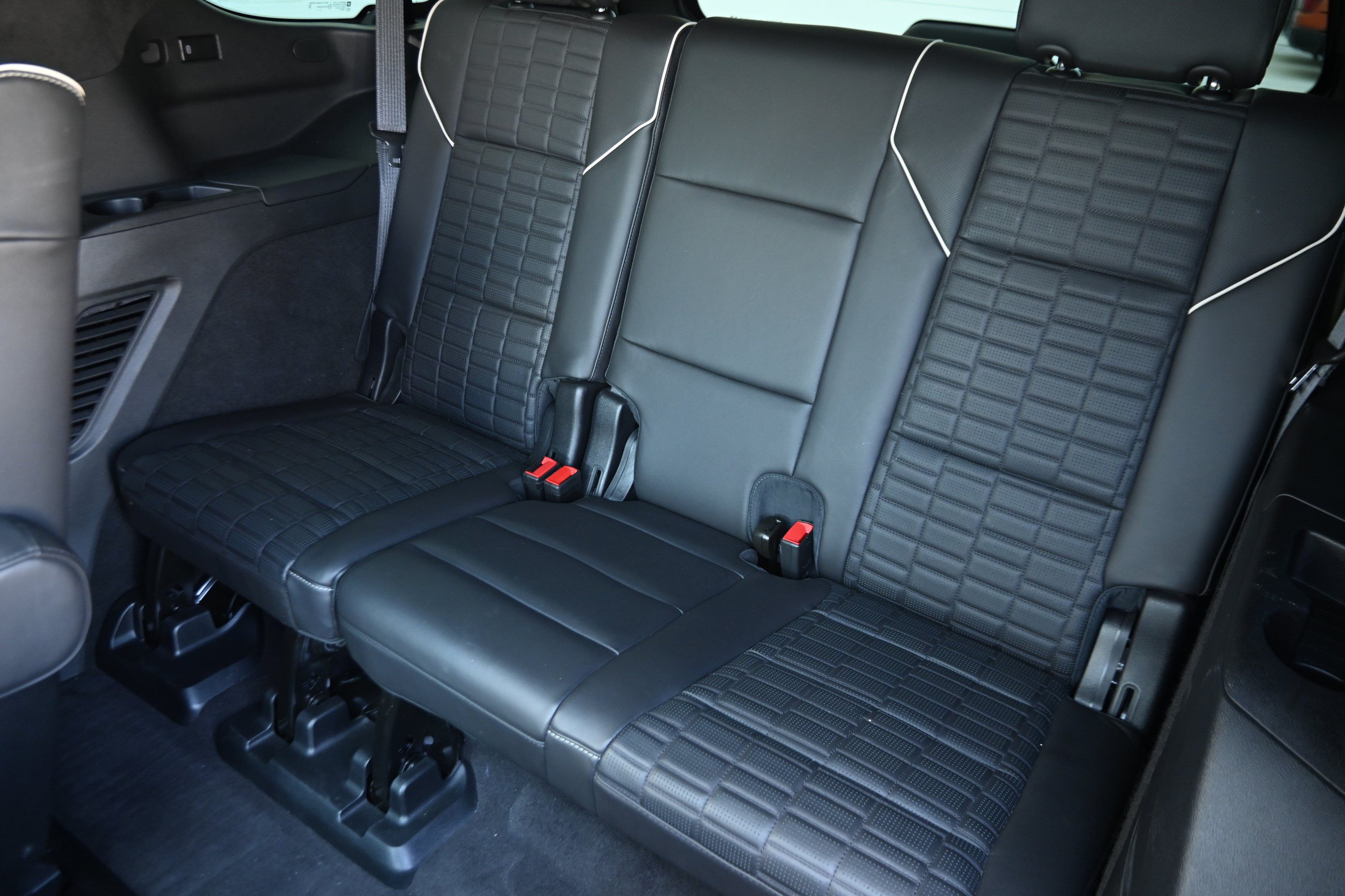 Used 2024 Cadillac Escalade V w/ LPO, ONYX Package AWD/4WD image 14