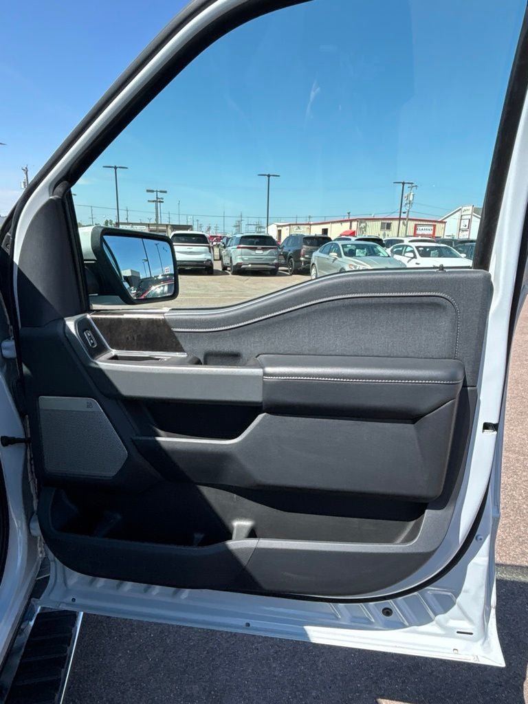 Used 2022 Ford F150 Lariat w/ FX4 Off-Road Package AWD/4WD image 32