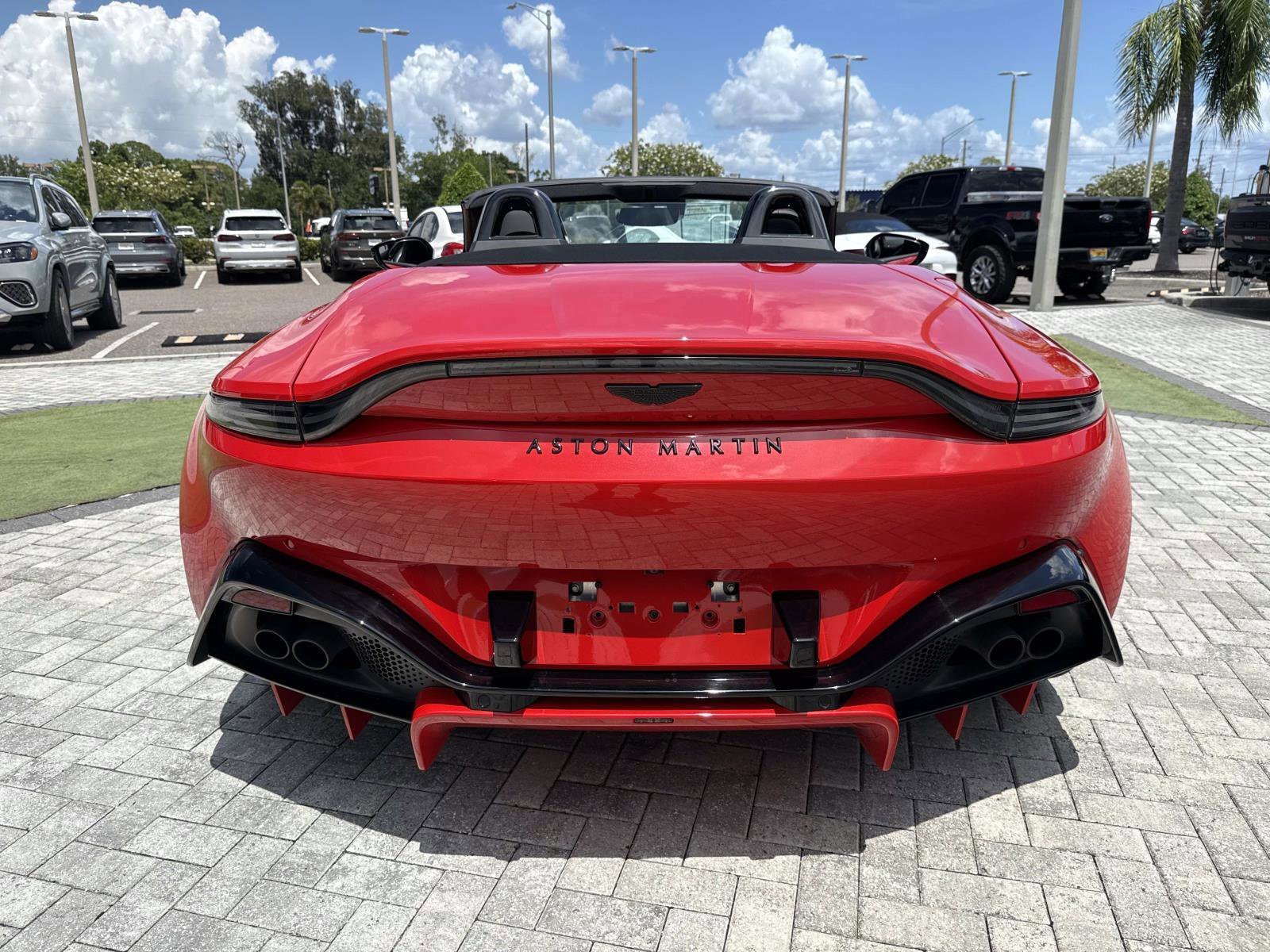 Used 2022 Aston Martin V8 Vantage Roadster RWD image 9