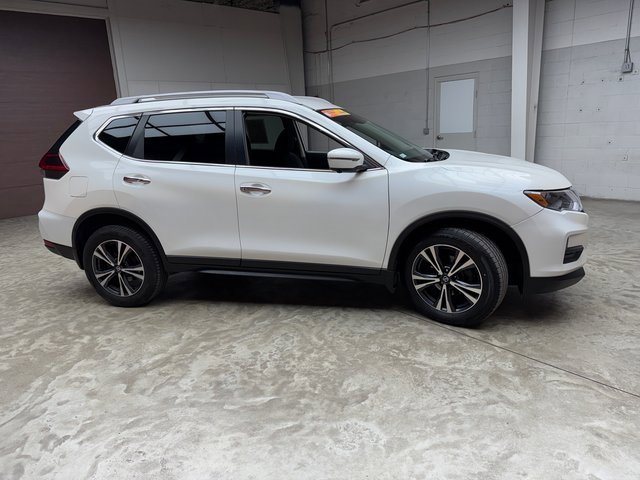 Used 2020 Nissan Rogue SV w/ Premium Package image 6