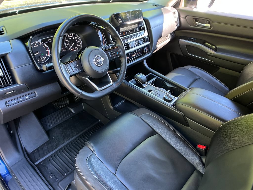 Used 2024 Nissan Pathfinder SL AWD/4WD image 10