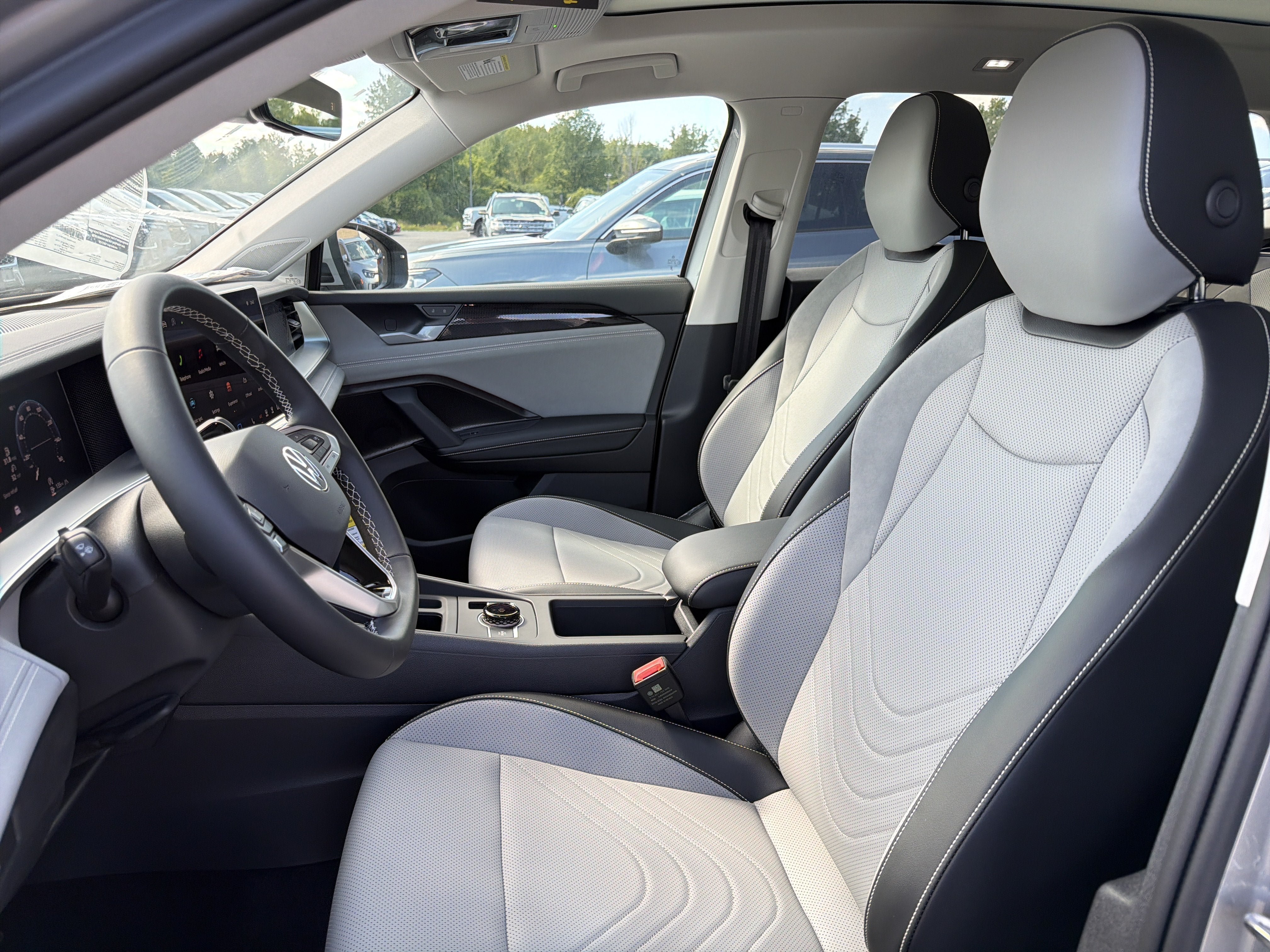 New 2026 Volkswagen Tiguan SE AWD/4WD image 9