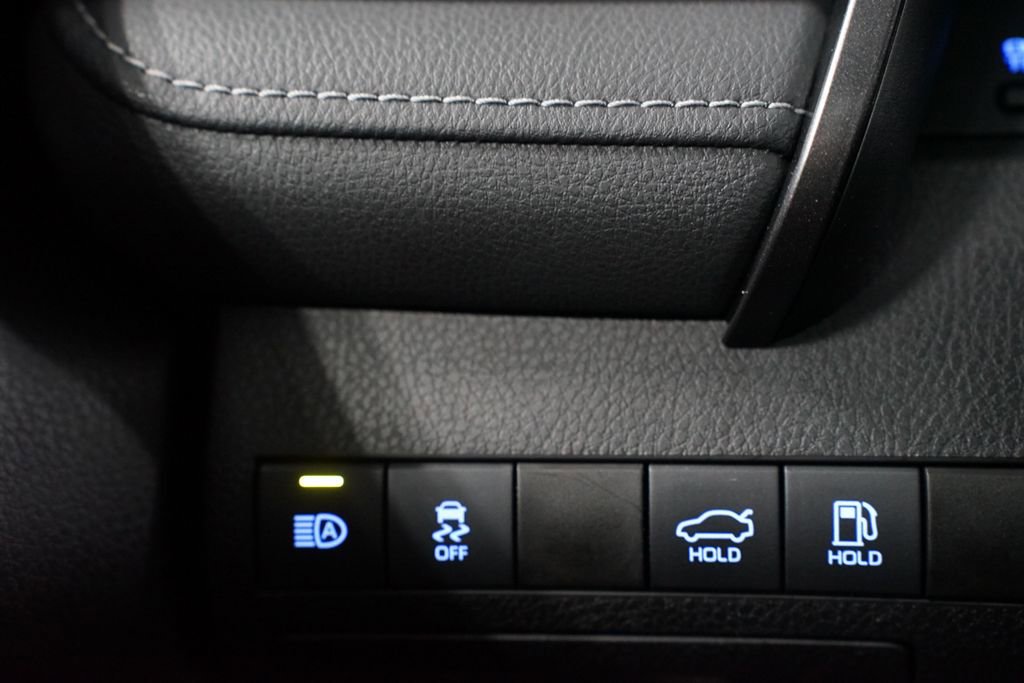 Certified 2021 Toyota Camry XSE image 25