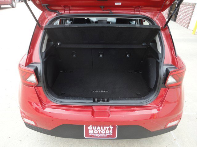 Used 2023 Hyundai Venue SE image 13