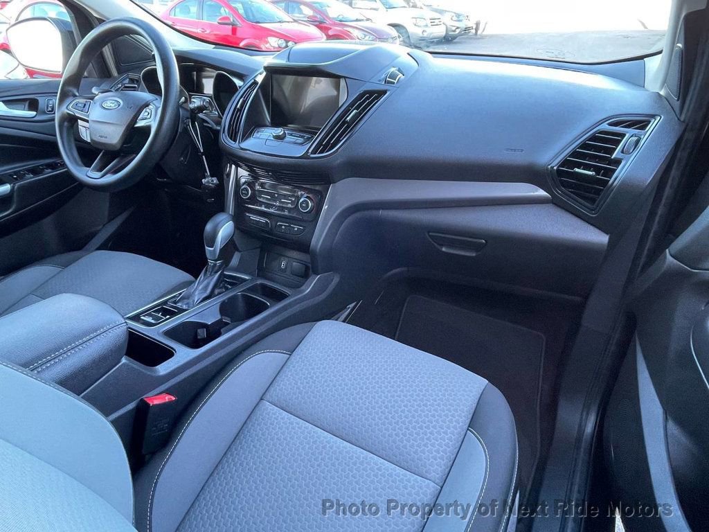 Used 2019 Ford Escape SE image 16