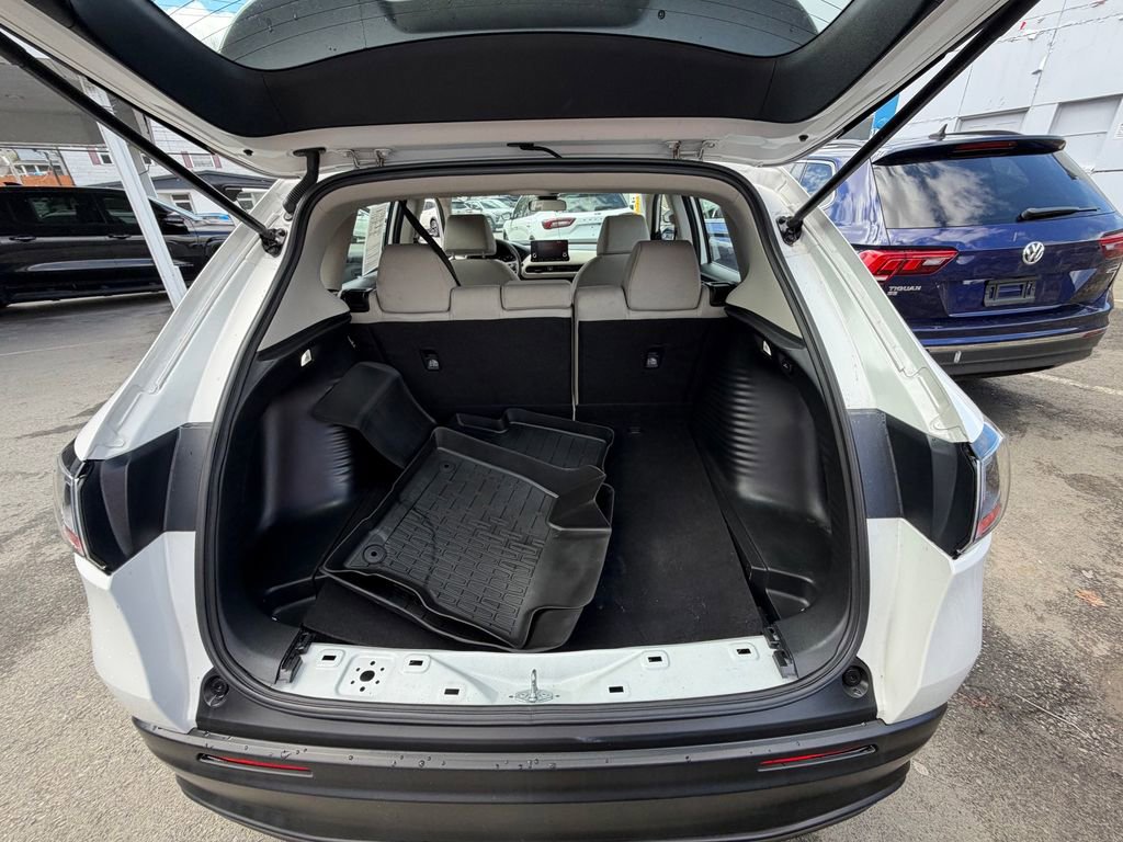 Used 2025 Honda HR-V LX image 11