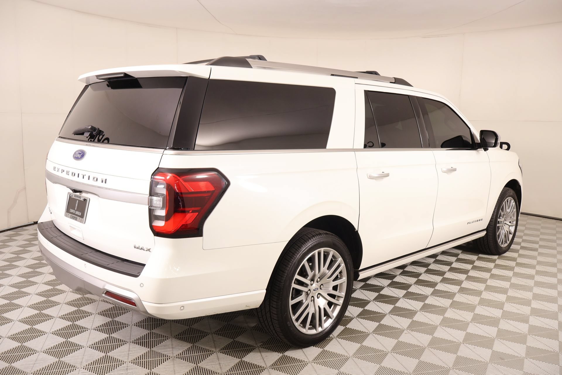 Used 2024 Ford Expedition Max Platinum AWD/4WD image 23