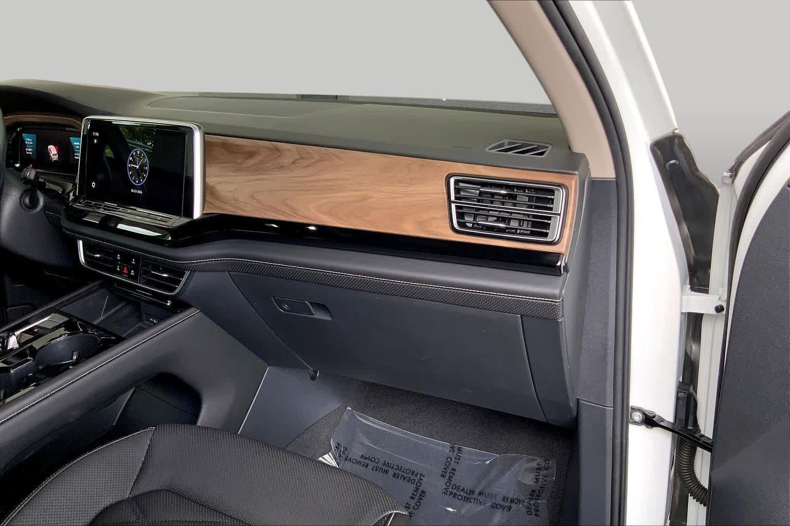 Used 2024 Volkswagen Atlas SE FWD image 19