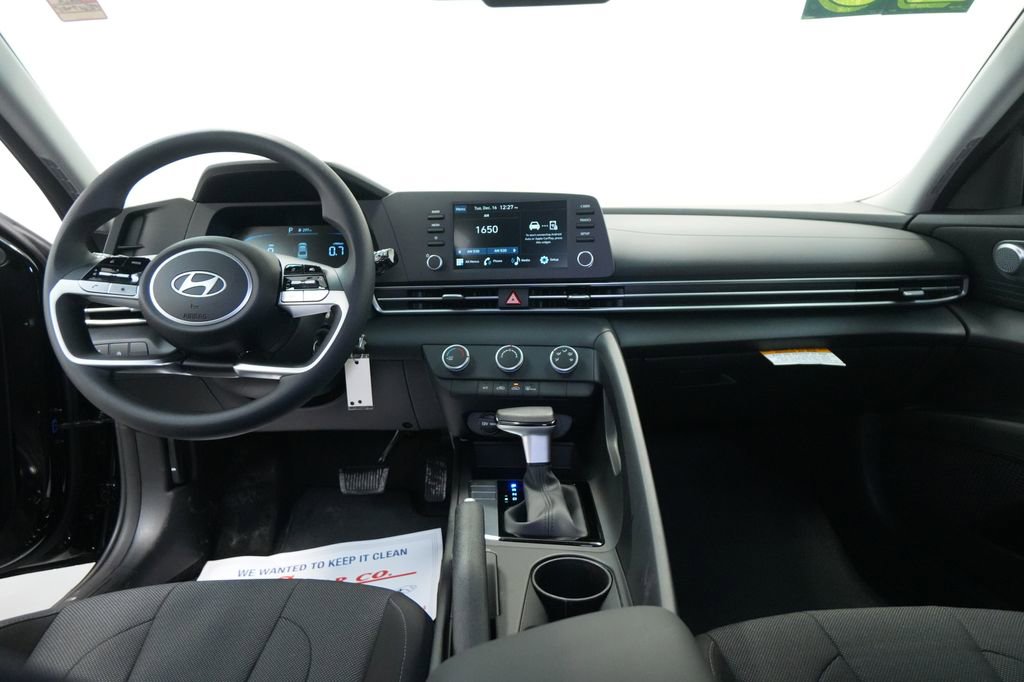 New 2026 Hyundai Elantra SE w/ Cargo Package image 27