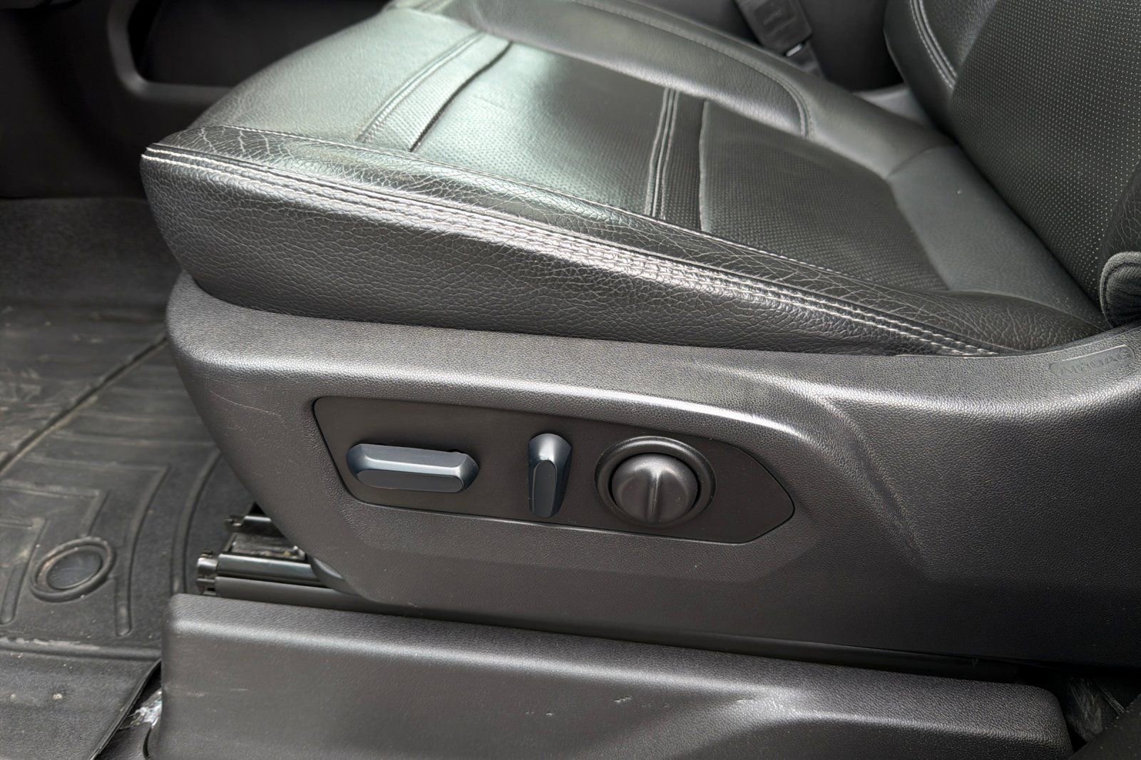 Used 2023 GMC Sierra 2500 Denali image 12