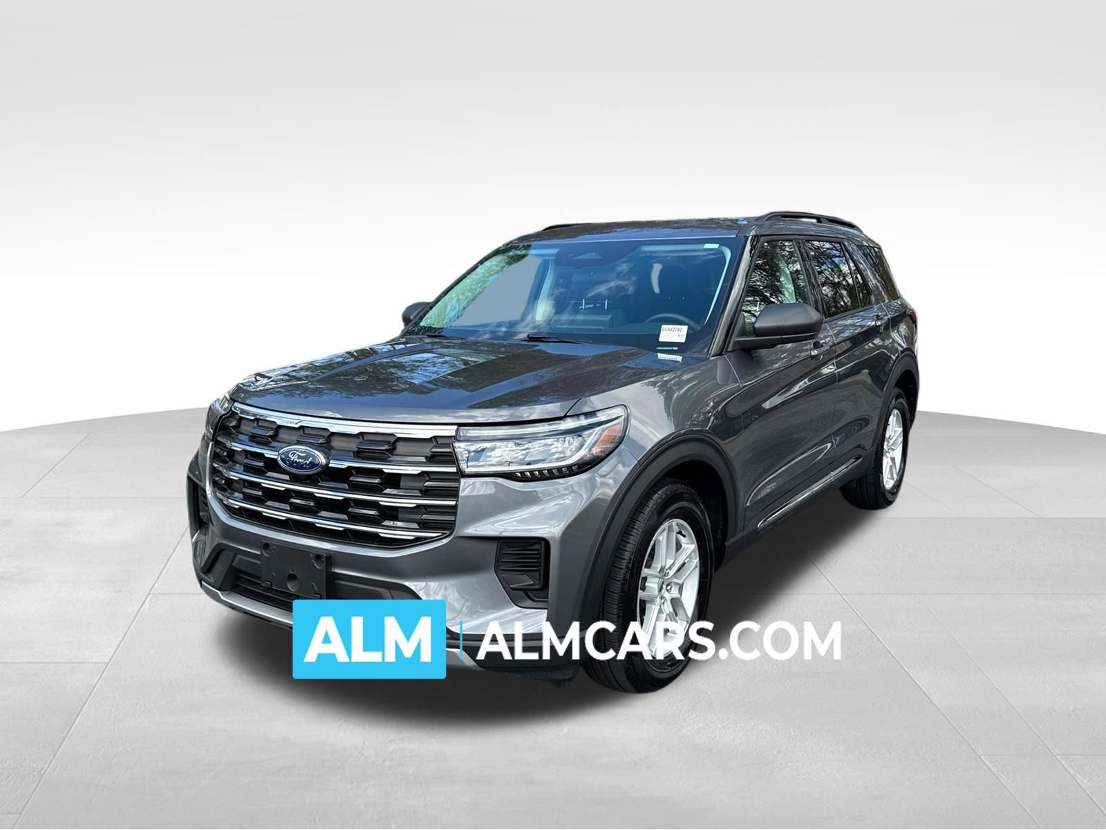 Used 2025 Ford Explorer Active RWD image 1