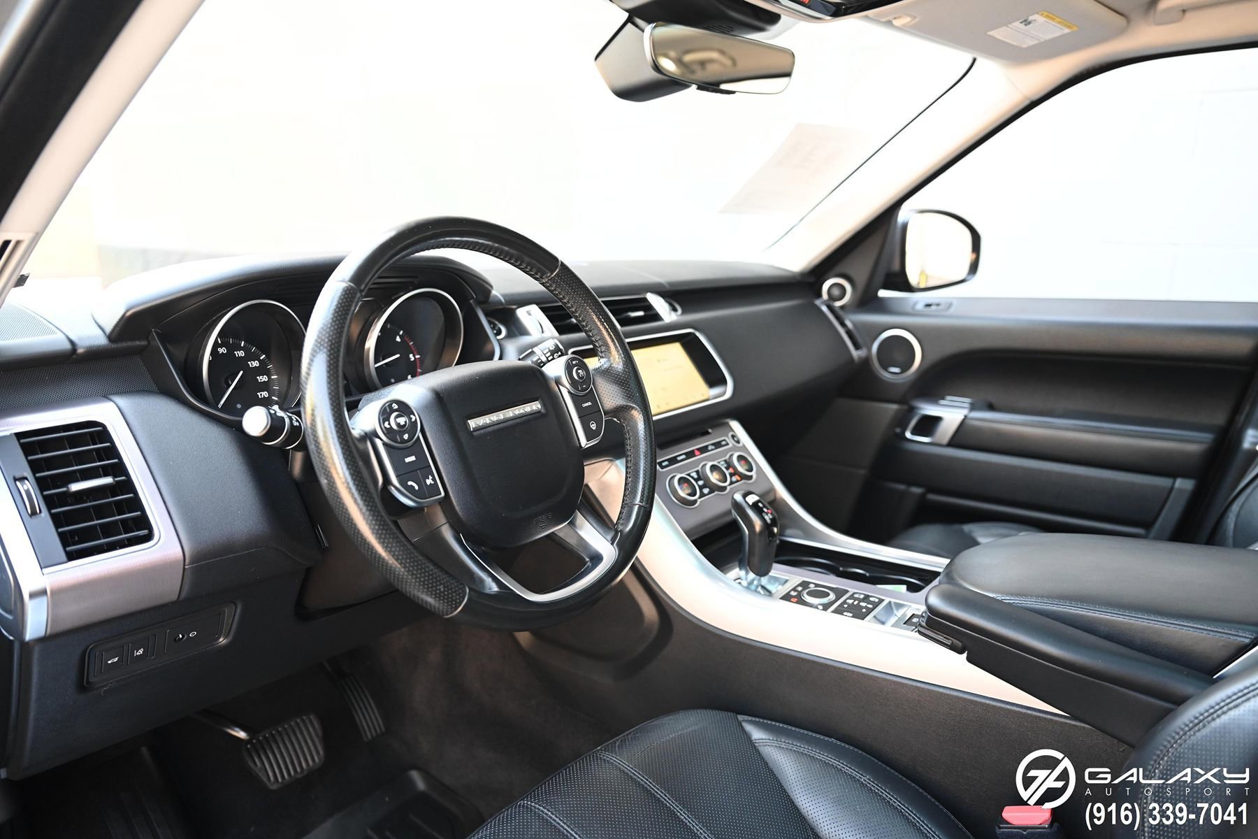 Used 2017 Land Rover Range Rover Sport HSE AWD/4WD image 18