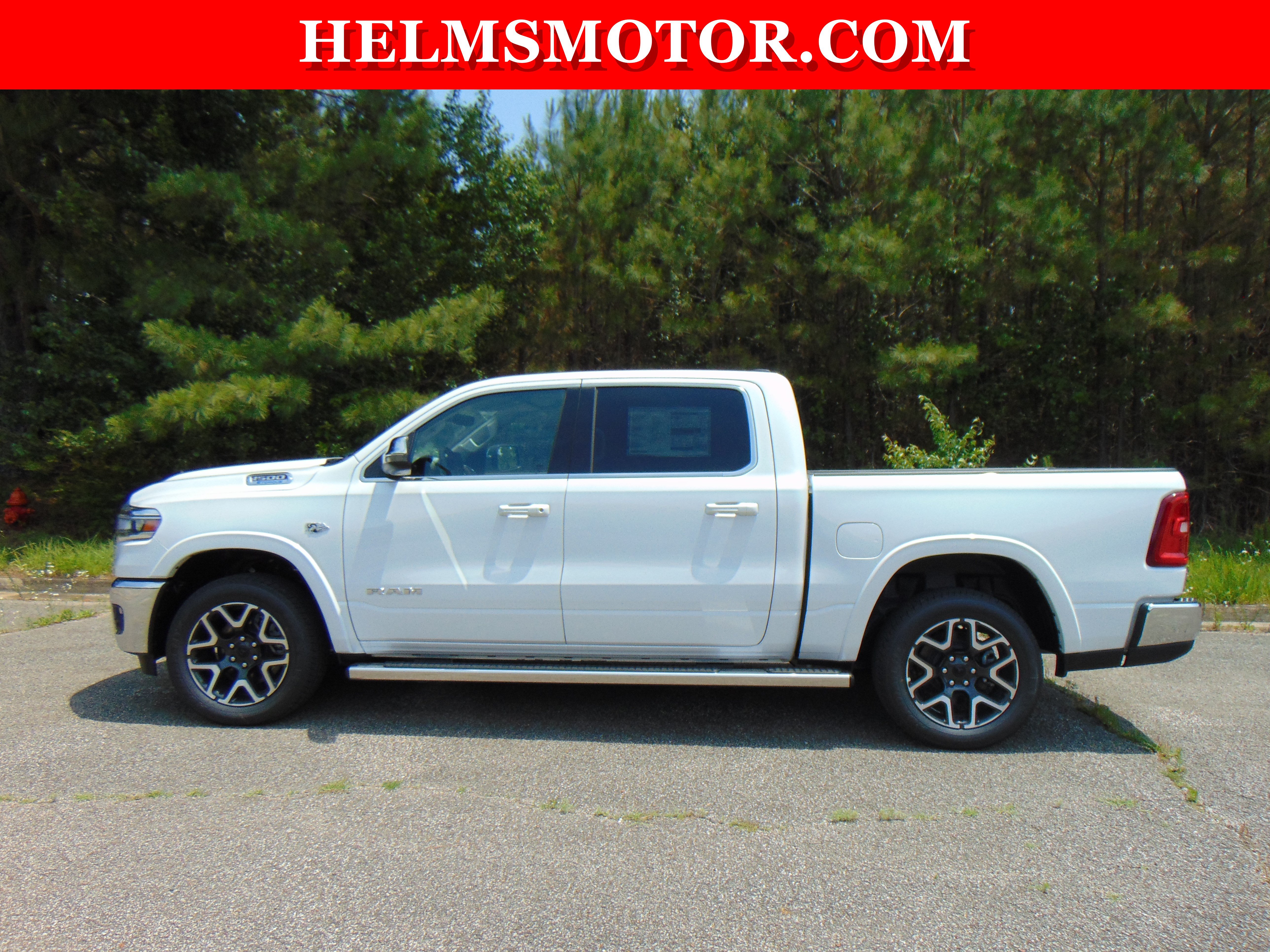 New 2026 RAM 1500 Laramie AWD/4WD image 2