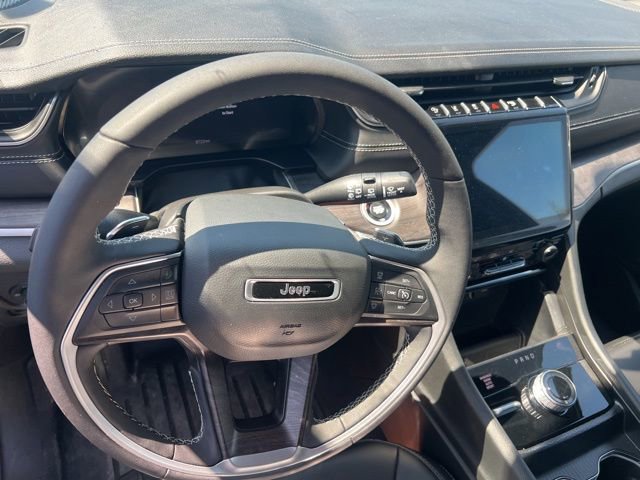 Used 2025 Jeep Grand Cherokee L Limited w/ Trailer Tow Package AWD/4WD image 16