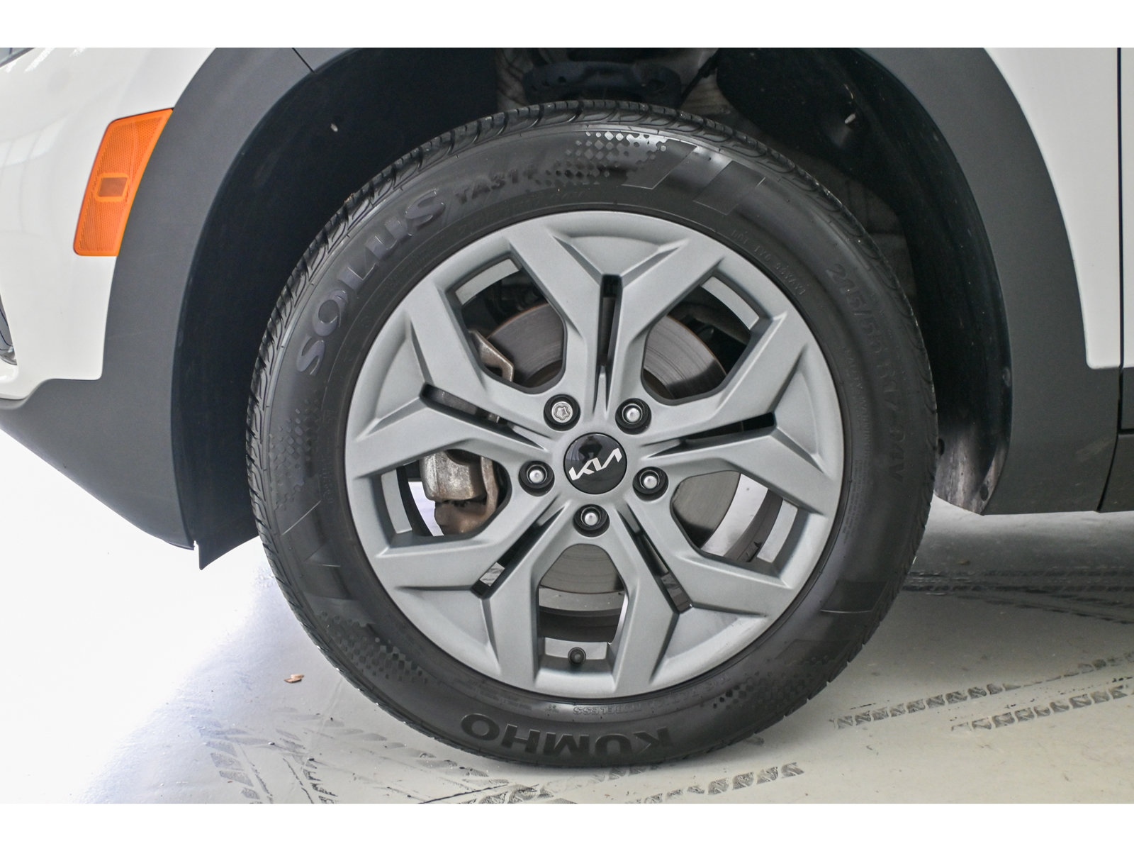 Certified 2025 Kia Seltos LX AWD/4WD image 23