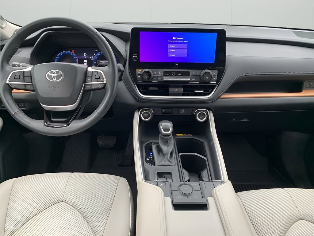 Used 2024 Toyota Grand Highlander Limited image 15