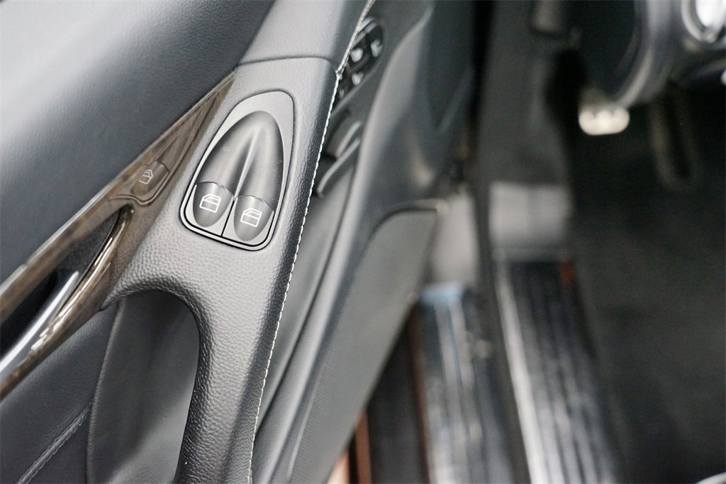 Used 2012 Mercedes-Benz SL 550 image 15