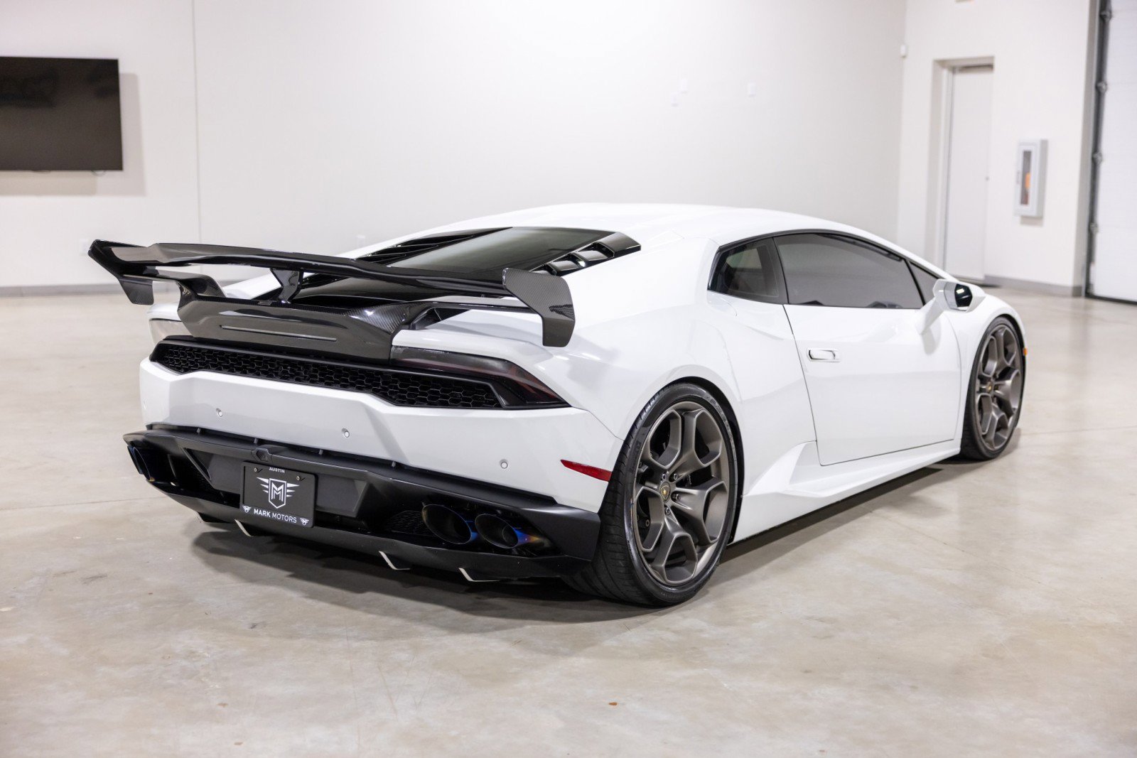 Used 2016 Lamborghini Huracan LP 610-4 image 9