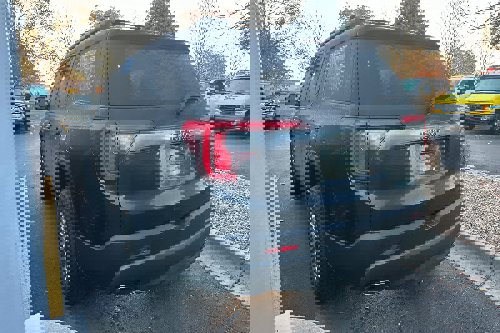 Used 2021 GMC Acadia AT4 w/ Technology Package video 3