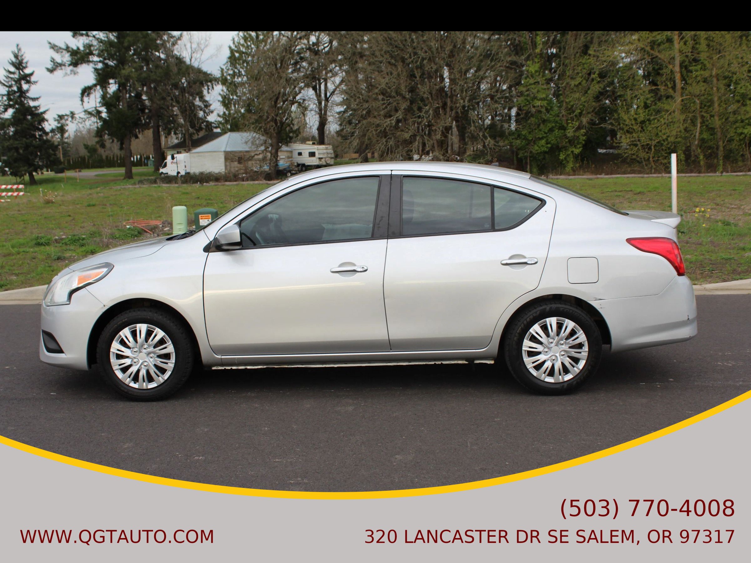 Used 2016 Nissan Versa SV FWD image 2