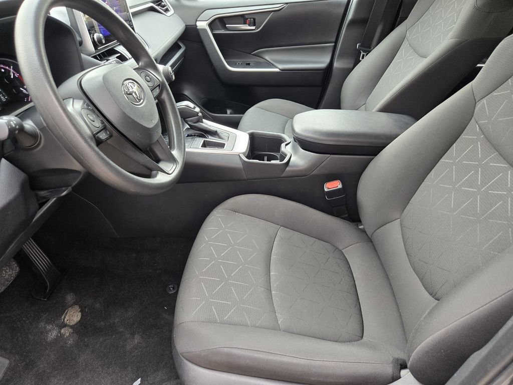 Used 2024 Toyota RAV4 XLE image 8