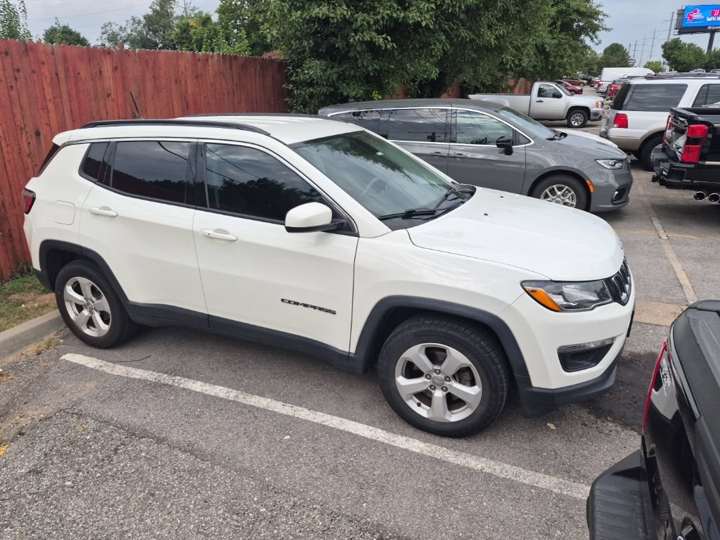 Used 2018 Jeep Compass Latitude FWD image 14