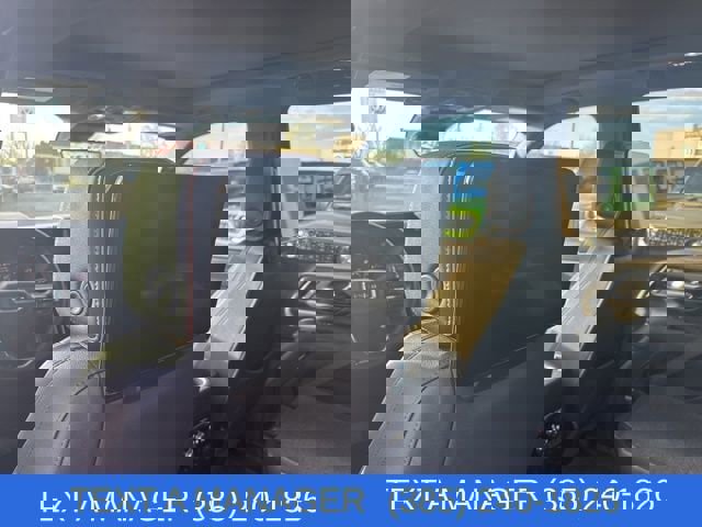 Used 2025 GMC Yukon AT4 w/ AT4 Premium Plus Package image 18