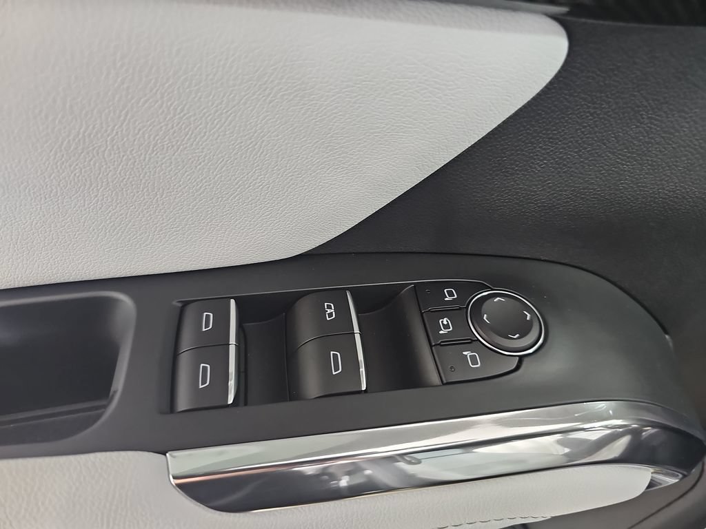 Certified 2025 Chevrolet Traverse High Country AWD/4WD image 35