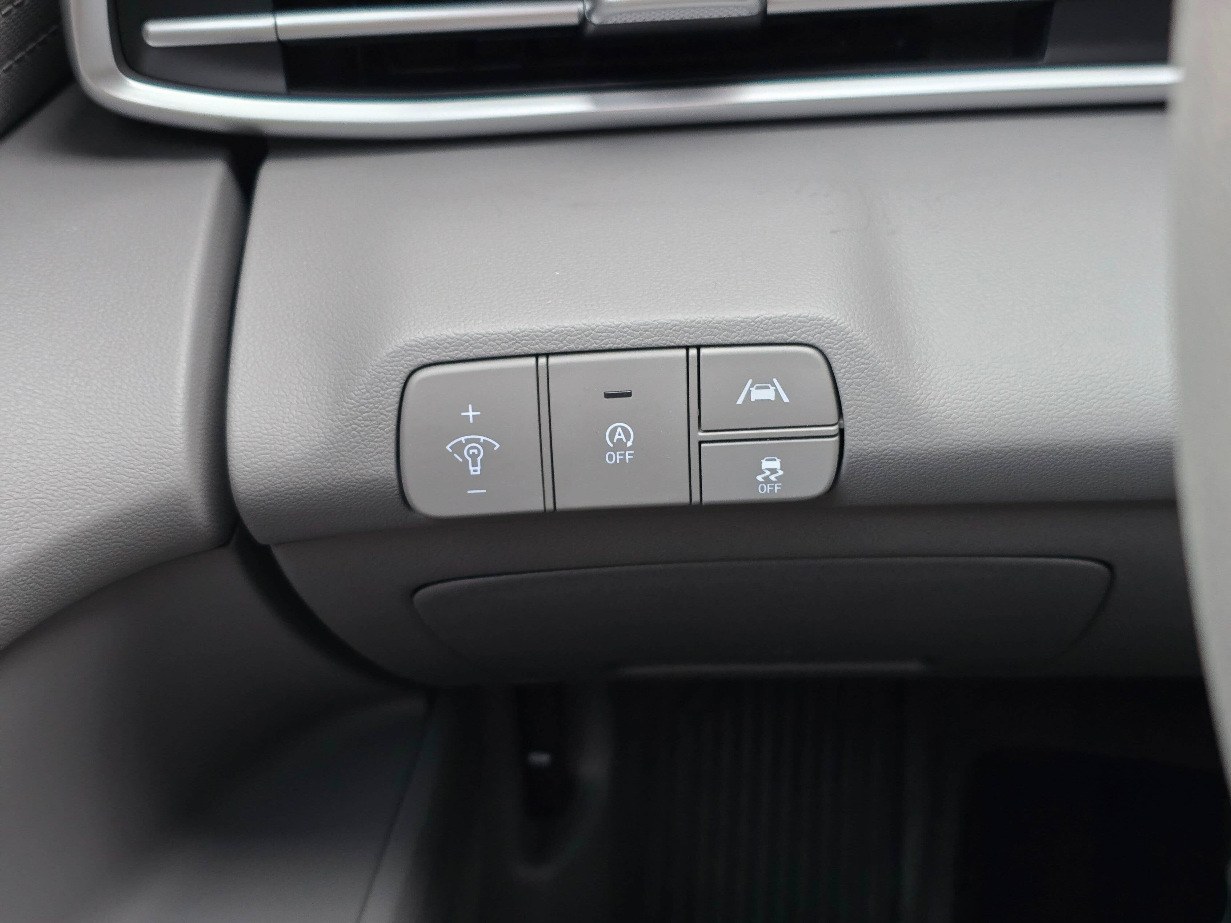 Used 2022 Hyundai Elantra SE FWD image 27