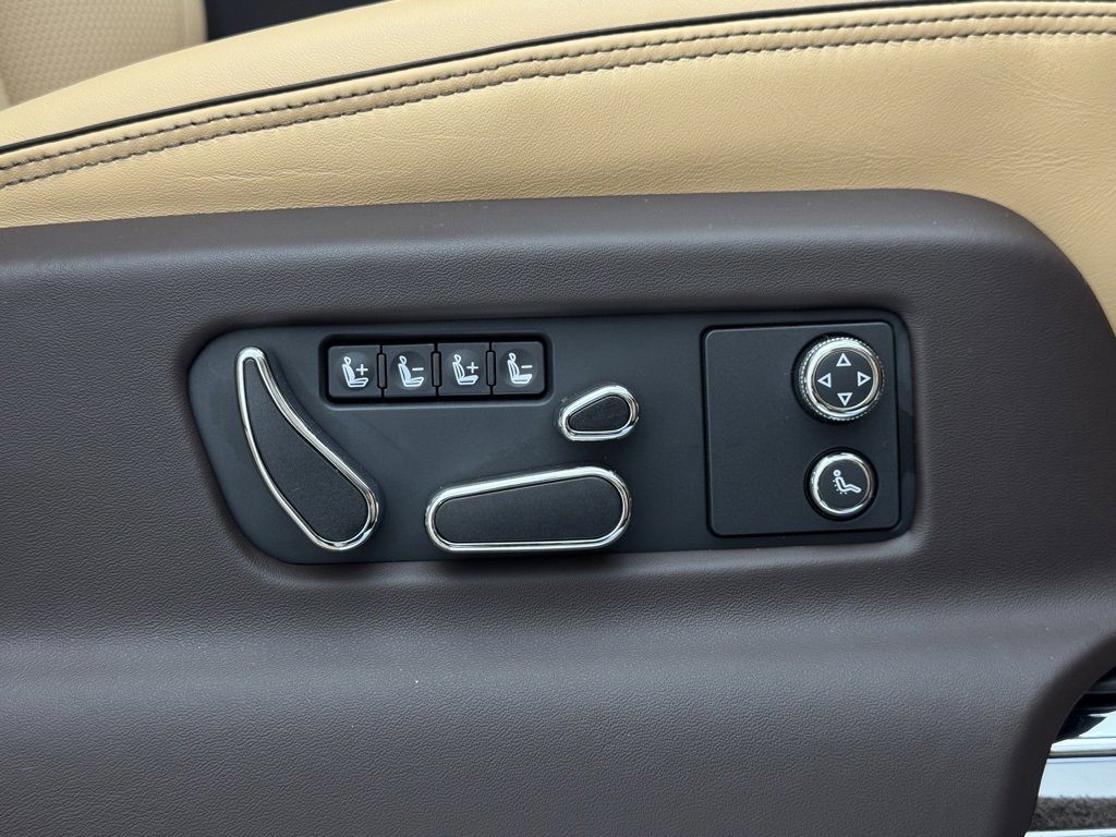 New 2024 Bentley Bentayga Plug-In Hybrid image 41