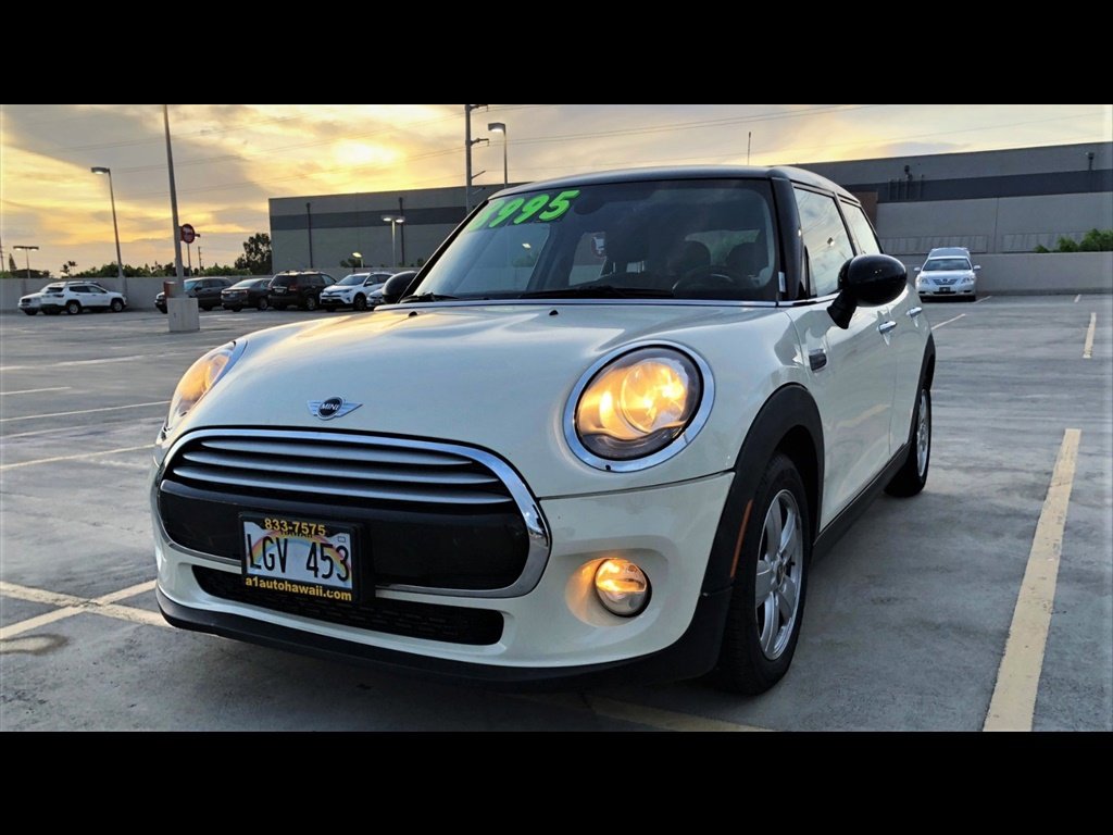 Used 2015 MINI Cooper 4-Door Hardtop image 1