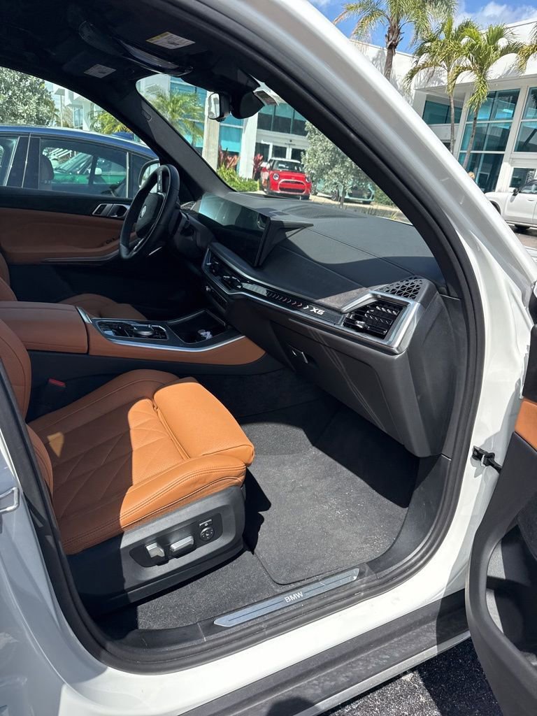 Used 2024 BMW X5 sDrive40i w/ Parking Assistance Package image 7