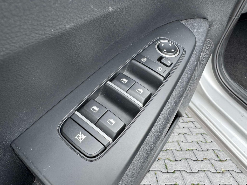 Used 2021 Kia Forte LXS FWD image 17