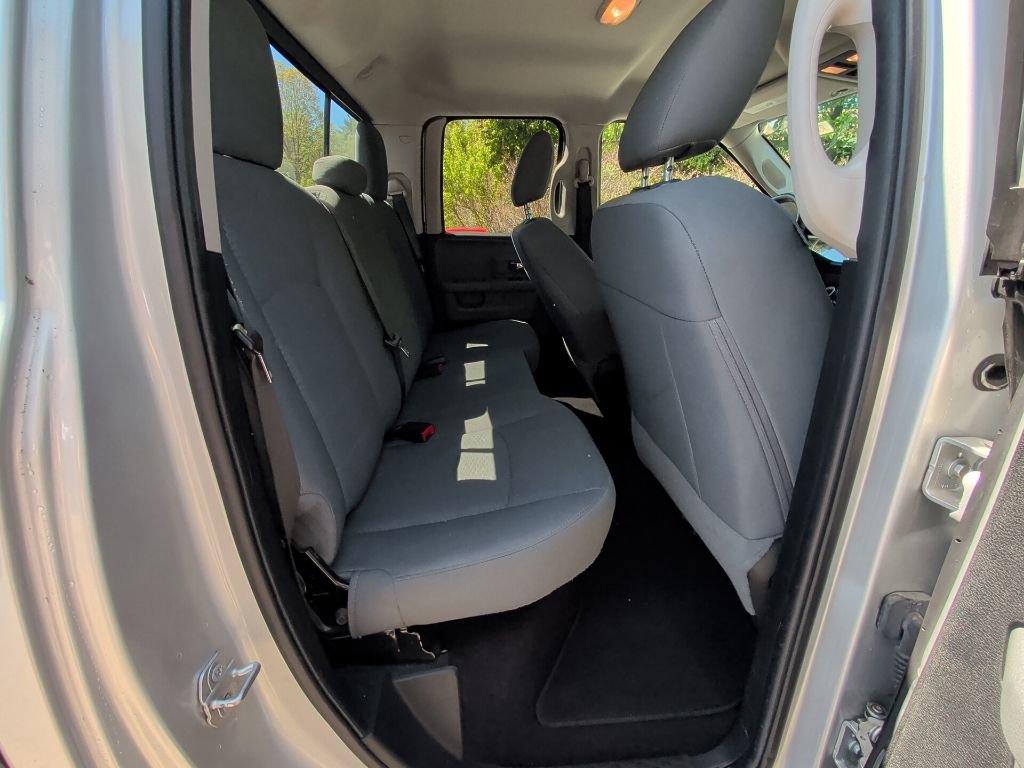 Used 2018 RAM 1500 Classic SLT AWD/4WD image 12