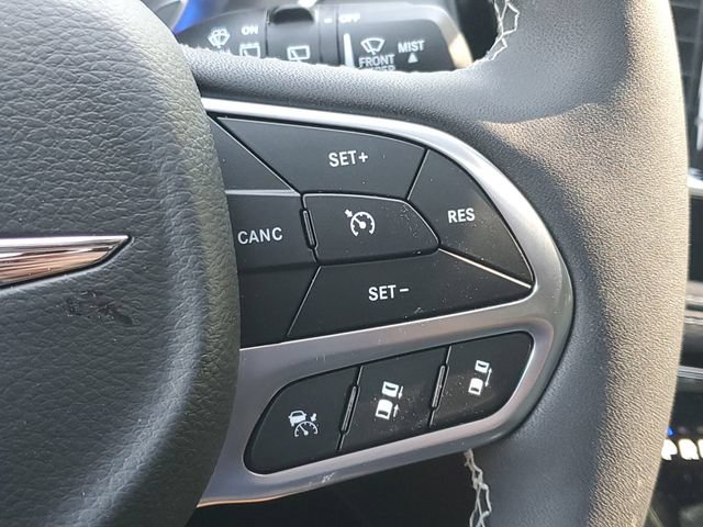 New 2026 Chrysler Pacifica Limited w/ Trailer Tow Group AWD/4WD image 23