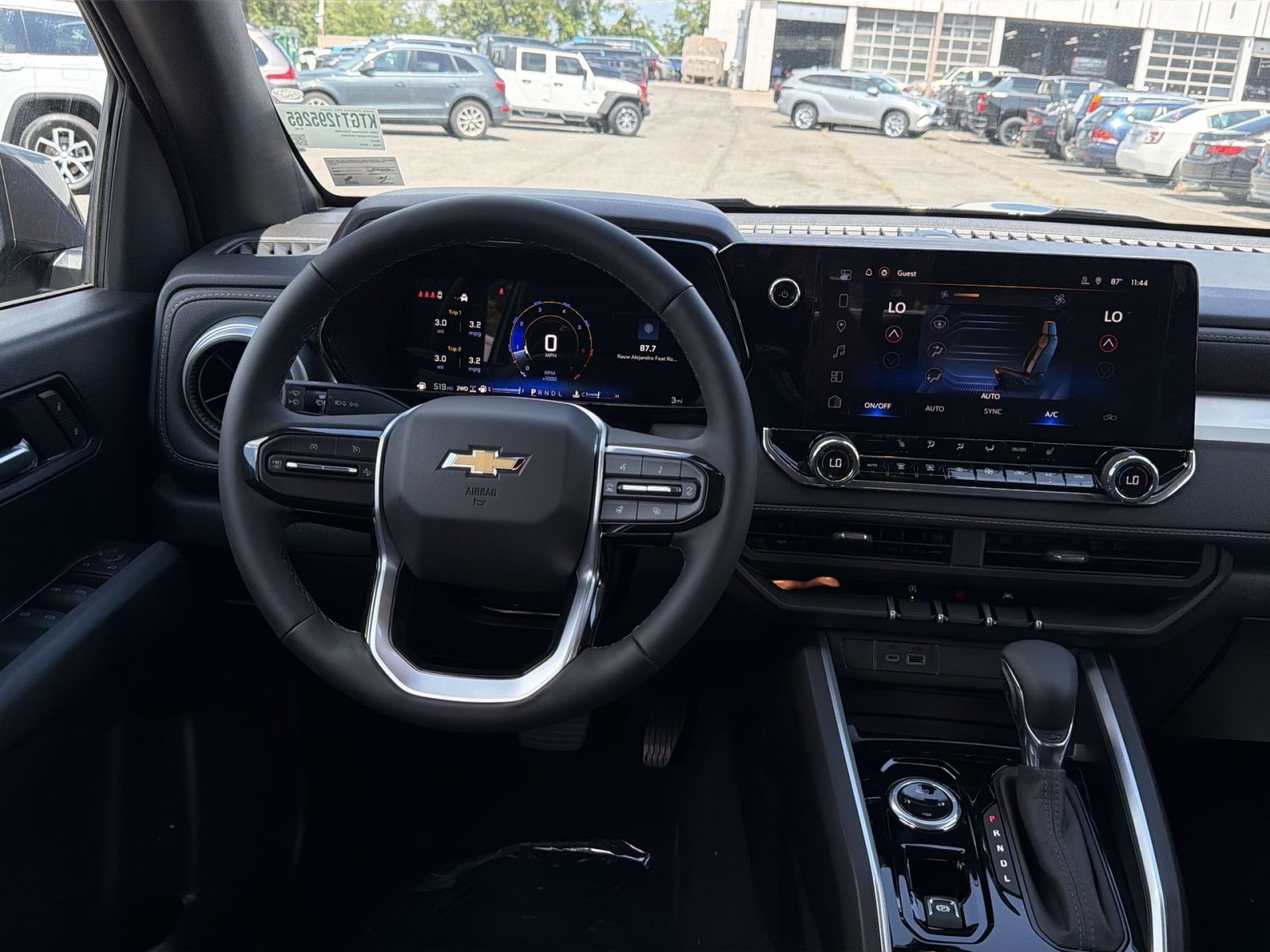 New 2026 Chevrolet Colorado LT w/ LT Convenience Package AWD/4WD image 16