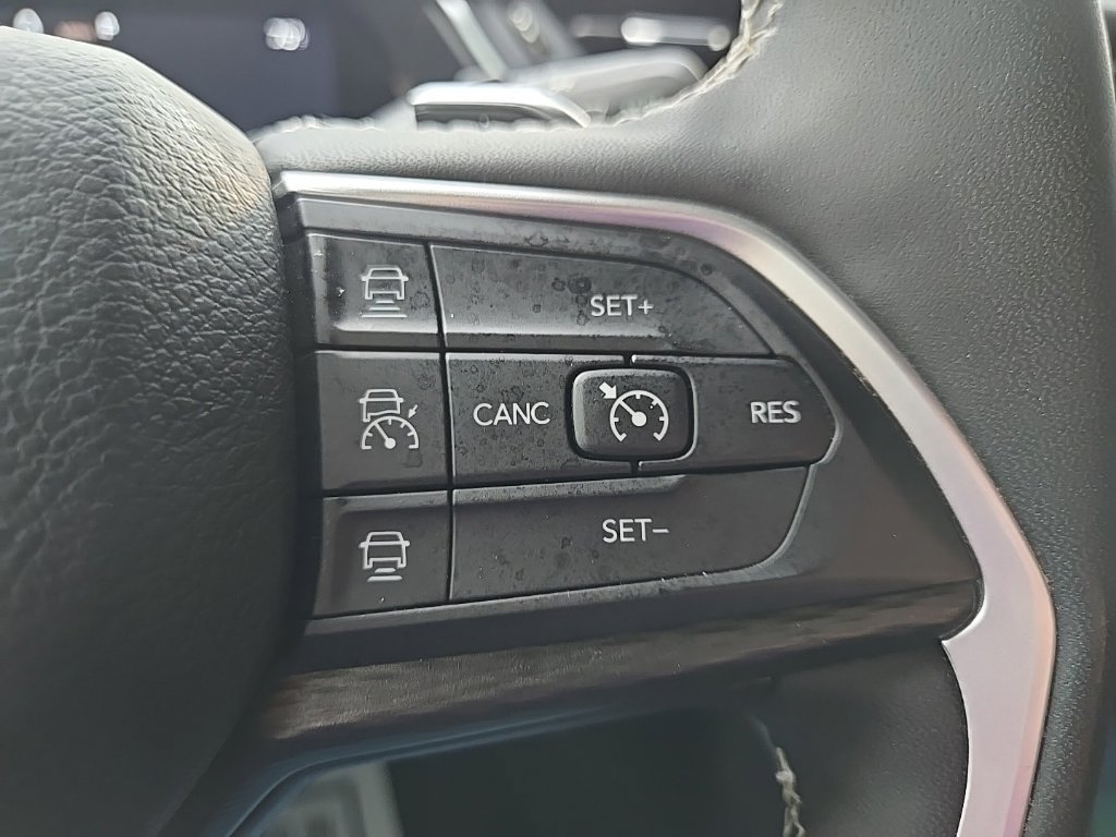 Used 2023 Jeep Grand Cherokee Altitude AWD/4WD image 40